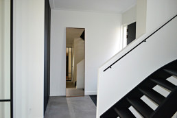 Frontstaal XL stalen spiegel brons met gebronsd glas | Hal (villa Dordrecht)